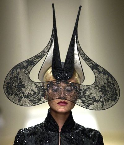 anglo_mania_by Philip Treacy