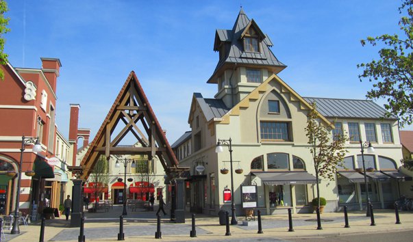 Maasmechelen Village