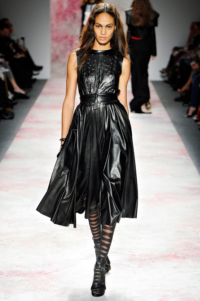 Joan_Smalls_run way