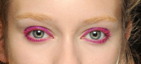 pink-eye-mascara-makeup