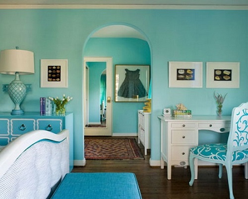 turquoise-wall-in-bedroom
