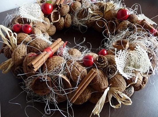 handmade decorations with cinnamon sticks